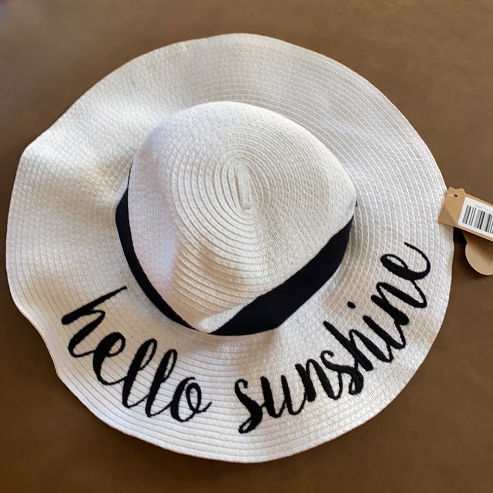 “Hello Sunshine” hat with tags